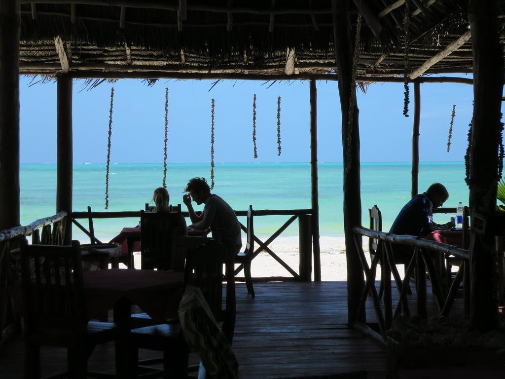Santa Maria Coral Park Hotell Pongwe Exteriör bild