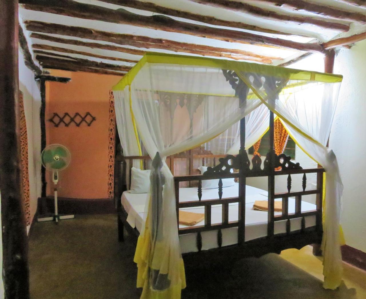 Santa Maria Coral Park Hotell Pongwe Exteriör bild